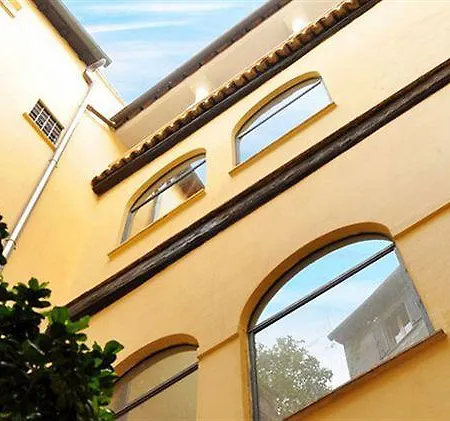 Navona Luxury 2*