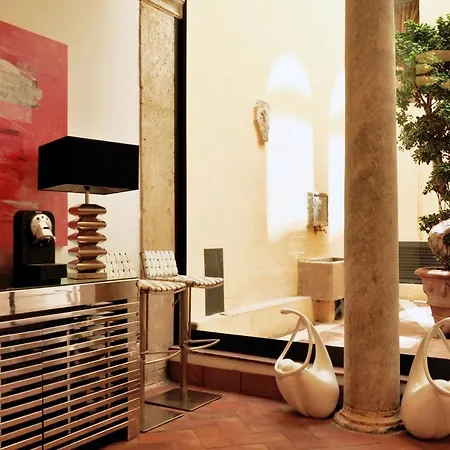 Navona Luxury 2*