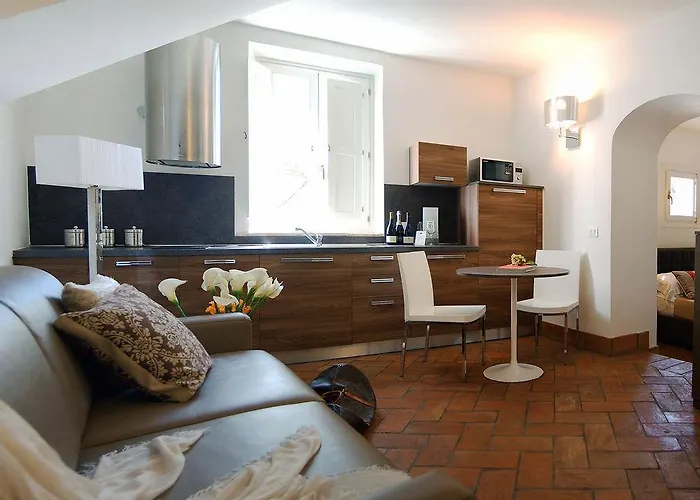 Navona Luxury 2*