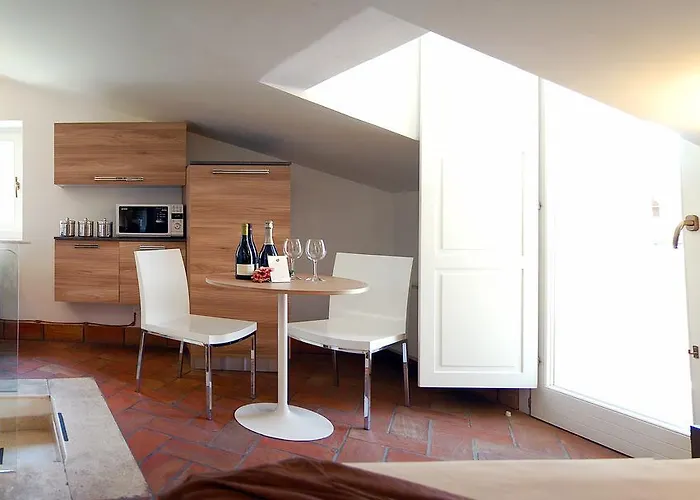 Ξενοδοχείο με διαμερίσματα Navona Luxury 2*